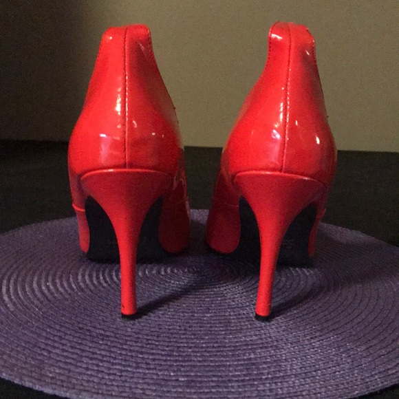Ellie Red ‘Witchy’ Heels, US 11 - Picture 5 of 8